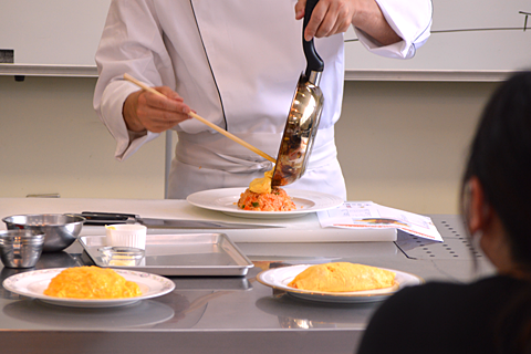 卵を科学する！（体験実習：オムライス）