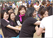 女の戦い?「棒引き」